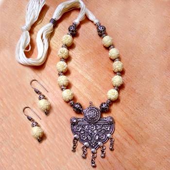Ivory Agate Necklaces 1