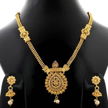 Gold jewellery 1