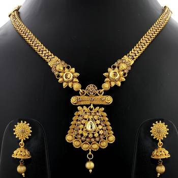 Gold jewellery 1