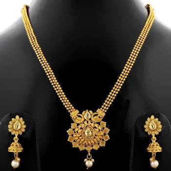Gold jewellery 1