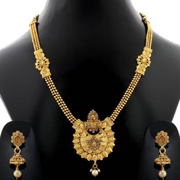 Gold jewellery 1