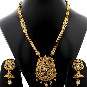 Gold jewellery 1