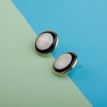 Black earrings 1
