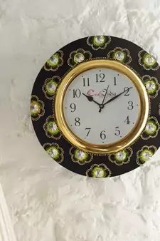 Analog Wall Clock        (Red & Green, With Glass)