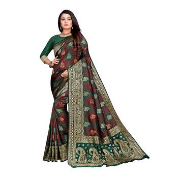Green Woven Banarasi Silk Saree With Blouse 1