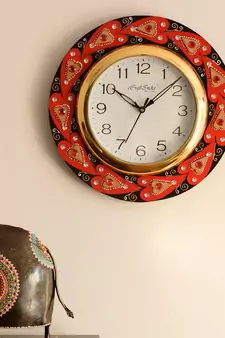 Creative Crystal studded Red Hearts Wooden Handcrafted Wall Clock