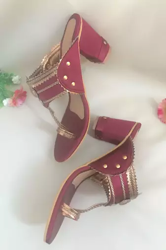 Gem Stone Maroon Kolhapuris 