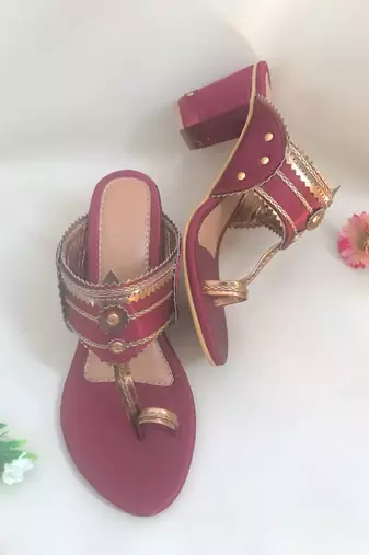 Gem Stone Maroon Kolhapuris 