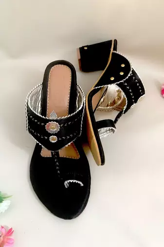 Black Kolhapuris 
