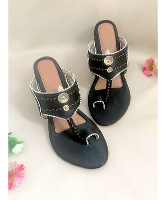 Black Kolhapuris  4
