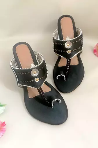 Black Kolhapuris 