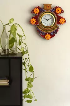 Floral Lead Shape Wooden Handcrafted Wooden Wall Clock (H - 15.5 Inch)