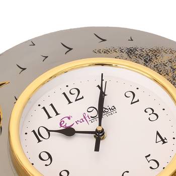 Handcrafted Bird Theme Round Wooden Wall Clock 3