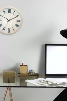 Silver Plastic Round Analog Wall Clock (14*14 Inches)