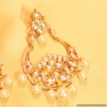 Kundan & Pearl Chand Baali Dangler 2