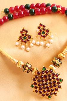   BEAUTIFUL HANDMADE KEMP-GREEN NECKLACE SET-DJ15783