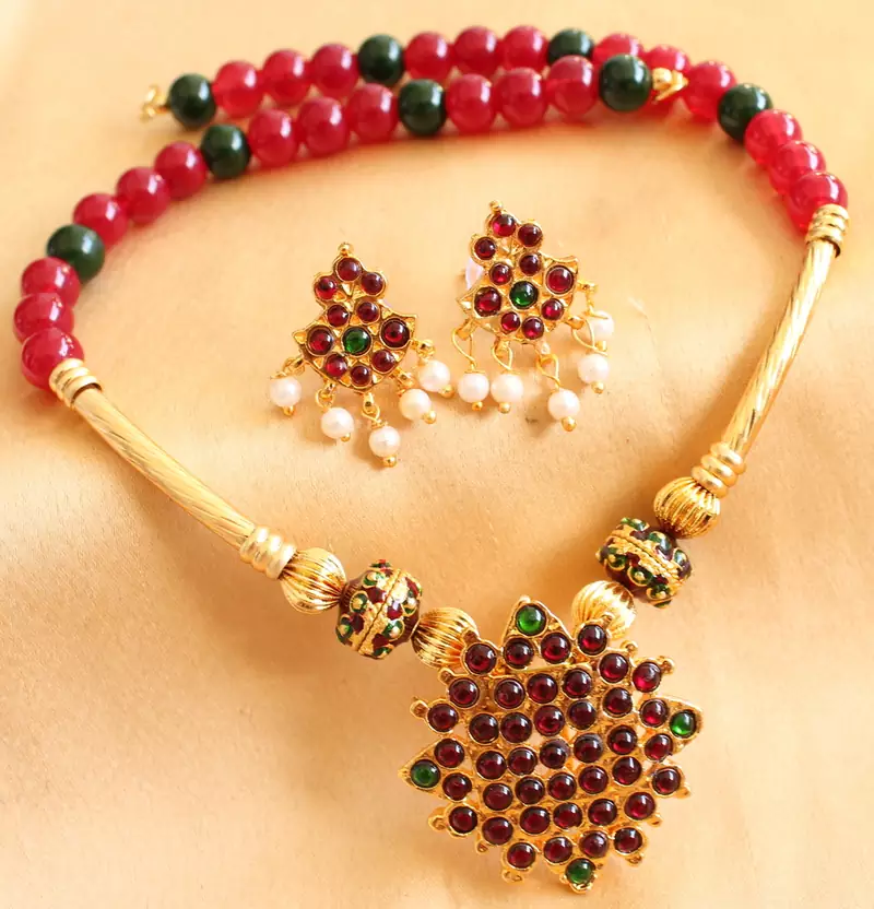   BEAUTIFUL HANDMADE KEMP-GREEN NECKLACE SET-DJ15783