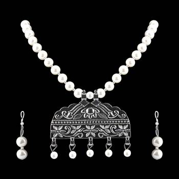 White Necklaces 4