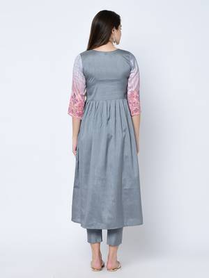 Women's Grey Digital Print A-Line Art Silk Kurta 3