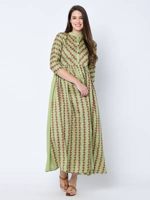 Women's Green Digital Print Flared Art Silk Kurta Pant Set 1