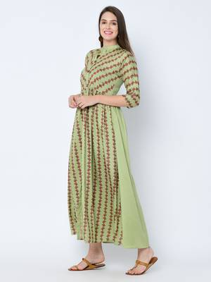Women's Green Digital Print Flared Art Silk Kurta Pant Set 5