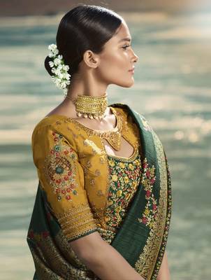 Dark Green Embroidered Raw Silk Saree With Blouse 3