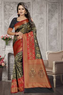 Black Woven Kanchipuram Silk Saree With Blouse 1