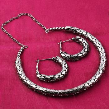 Black Necklaces 1