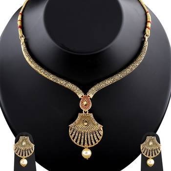 Golden Necklaces 1