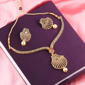 Golden Necklaces 2
