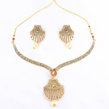 Golden Necklaces 3