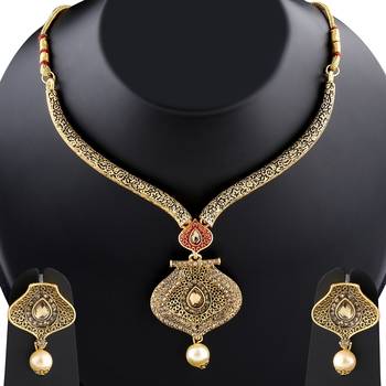 Golden Necklaces 1