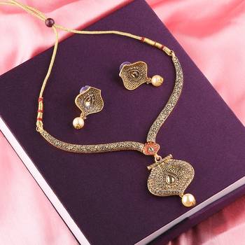 Golden Necklaces 2