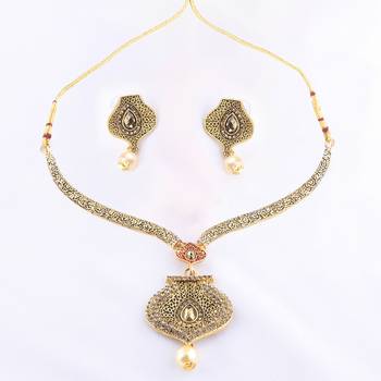 Golden Necklaces 3
