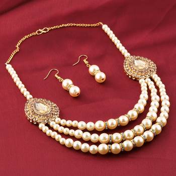 Golden Necklaces 1