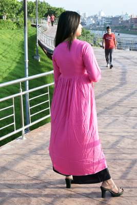Pink plain rayon ethnic-kurtis 3