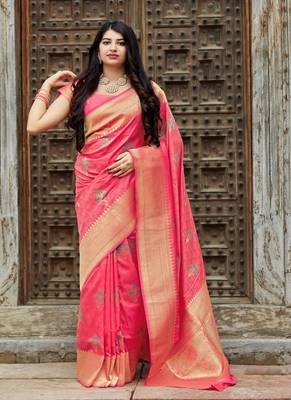   light pink woven banarasi saree with blouse 1