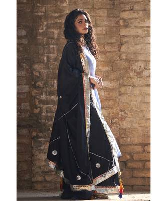 Juliet Sharara Set 4