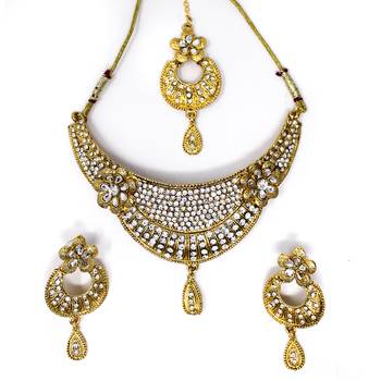 White necklace-sets 2