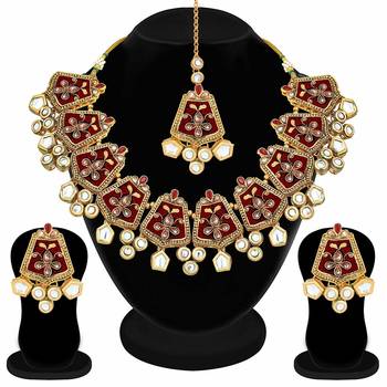 Gold Plated Kundan Meenakari Bridal Necklace Set with Earrings & Maang Tikka for Women  4