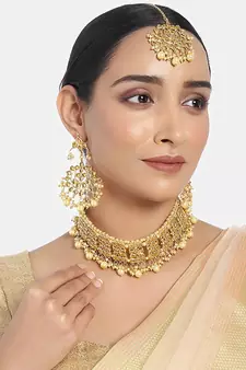  Traditional Kundan Choker Jewellery Set with Earrings & Maang Tikka For Women 
