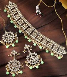 Gold Plated Traditional Kundan Choker Jewellery Set with Earrings & Maang Tikka For Women 