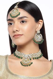 I Jewels 18k Gold Plated Traditional Choker Set Glided with Kundan & Pearls for Women/Girls