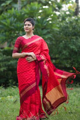 Red woven art silk saree with blouse 1