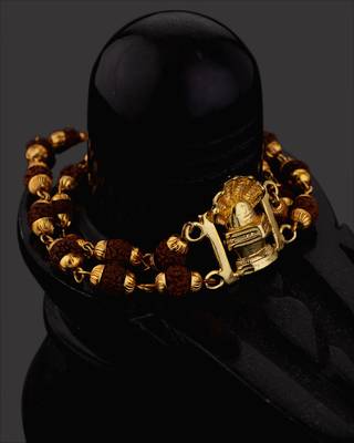 Rudraksha Lord Shiva Shivling Pendant 1