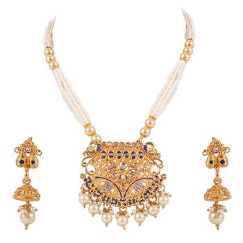 Gold crystal pendants 1