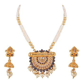 Gold crystal pendants 1
