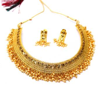 Maroon necklace-sets 1