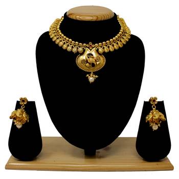 Maroon necklace-sets 1