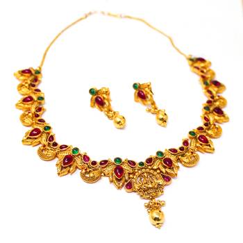 Maroon necklace-sets 2